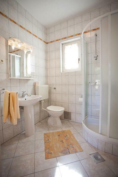 Apartma The Ana Komiza